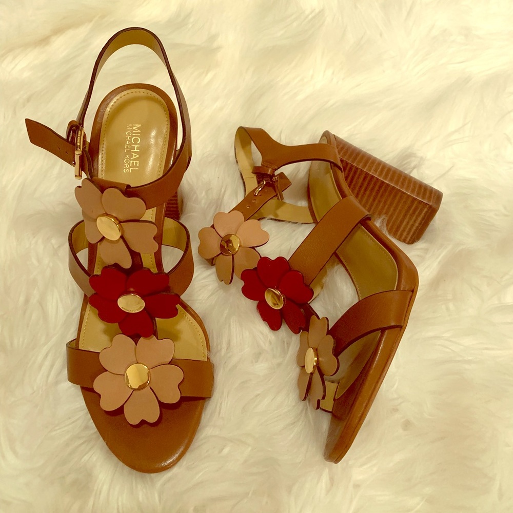 Beautiful sandals Michael Kors!!